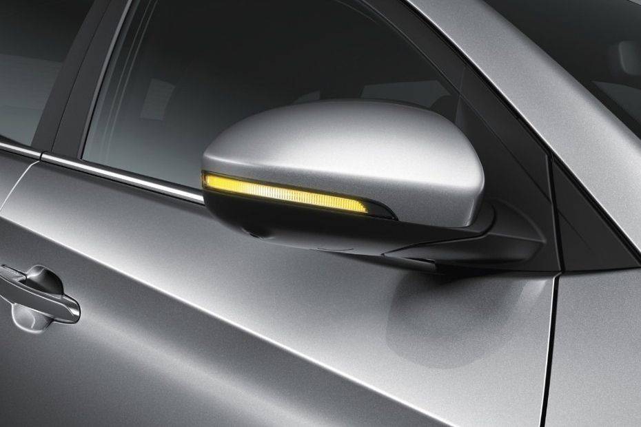 Hyundai Tucson Drivers Side Mirror Front Angle