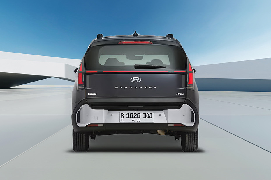 Hyundai Stargazer Cartenz Full Rear View Hyundai Stargazer Cartenz Full Rear View