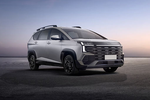 Tampilan Depan Hyundai Stargazer yang Futuristik di Kala Senja