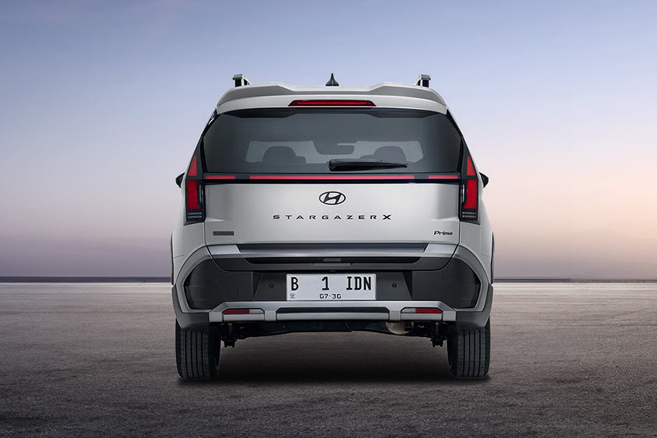 Hyundai Stargazer Cartenz X Full Rear View Hyundai Stargazer Cartenz X Full Rear View