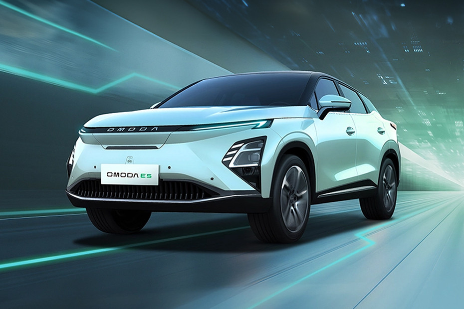 Tampak depan E5, sudut rendah