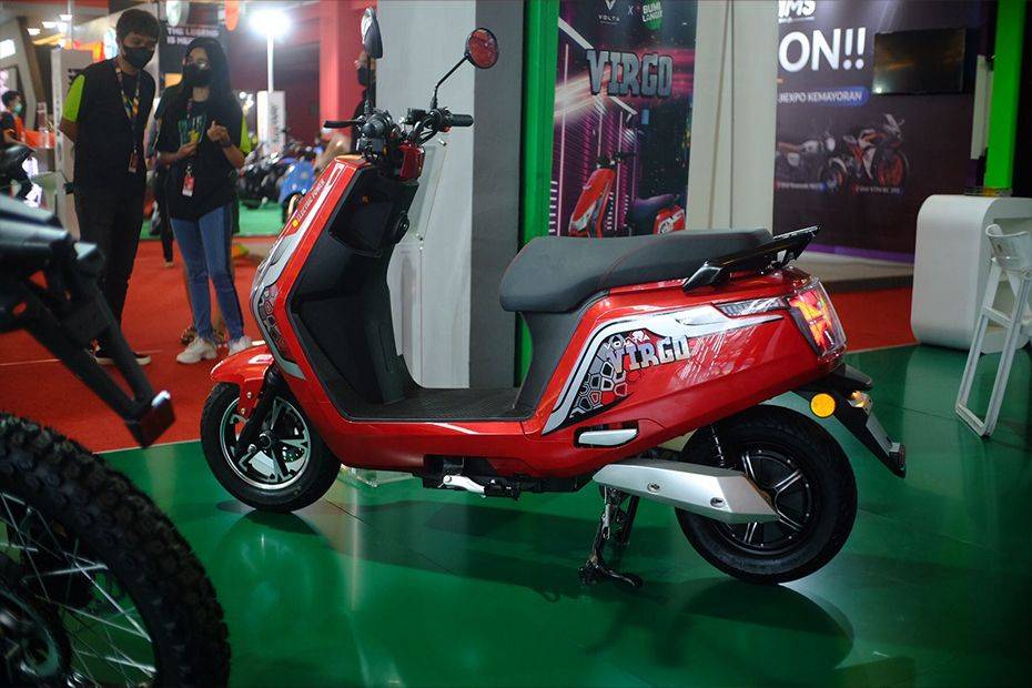 Tampak belakang kanan serong Volta Virgo Tampak belakang kanan serong Volta Virgo