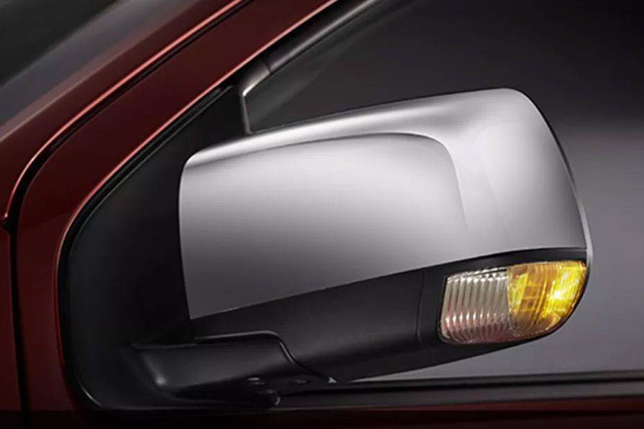 Isuzu D Max (2016-2021) Drivers Side Mirror Front Angle Isuzu D Max (2016-2021) Drivers Side Mirror Front Angle