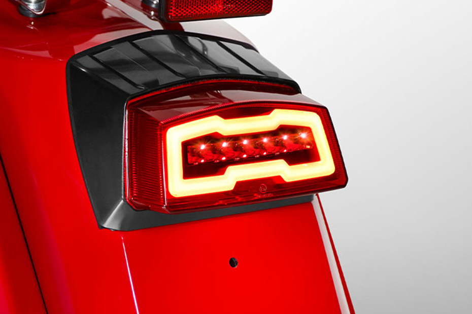 Scomadi Turismo Technica 200W Tail Light View Scomadi Turismo Technica 200W Tail Light View