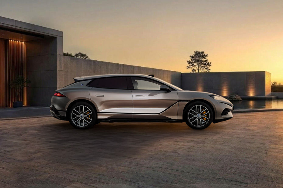 Denza Z9 GT Side view