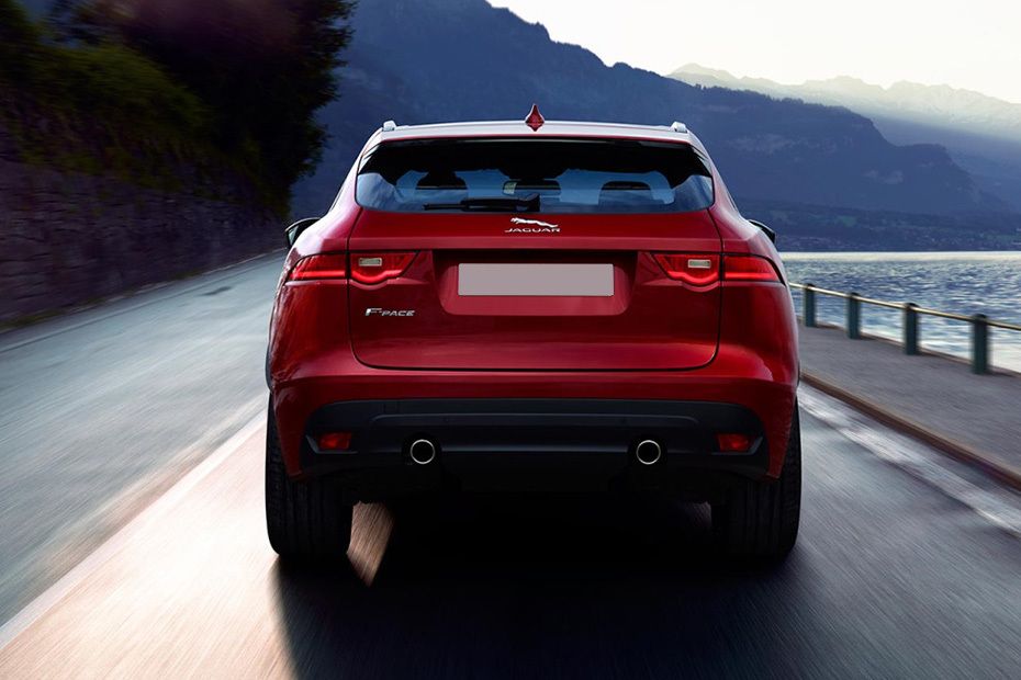 Tampak belakang F PACE Tampak belakang F PACE