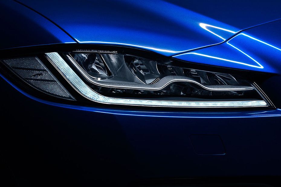 Lampu depan F PACE Lampu depan F PACE