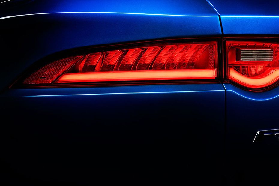 lampu belakang F PACE lampu belakang F PACE