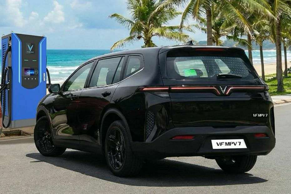 Tampak belakang serong VF MPV 7 Tampak belakang serong VF MPV 7