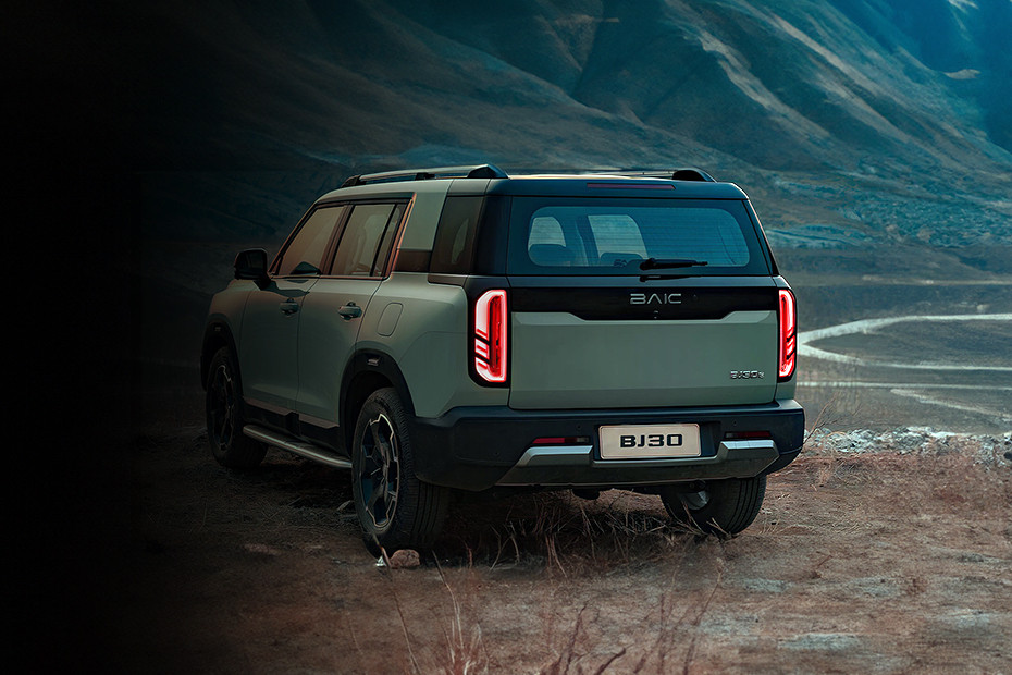 BAIC BJ30 Tampak belakang serong BAIC BJ30 Tampak belakang serong