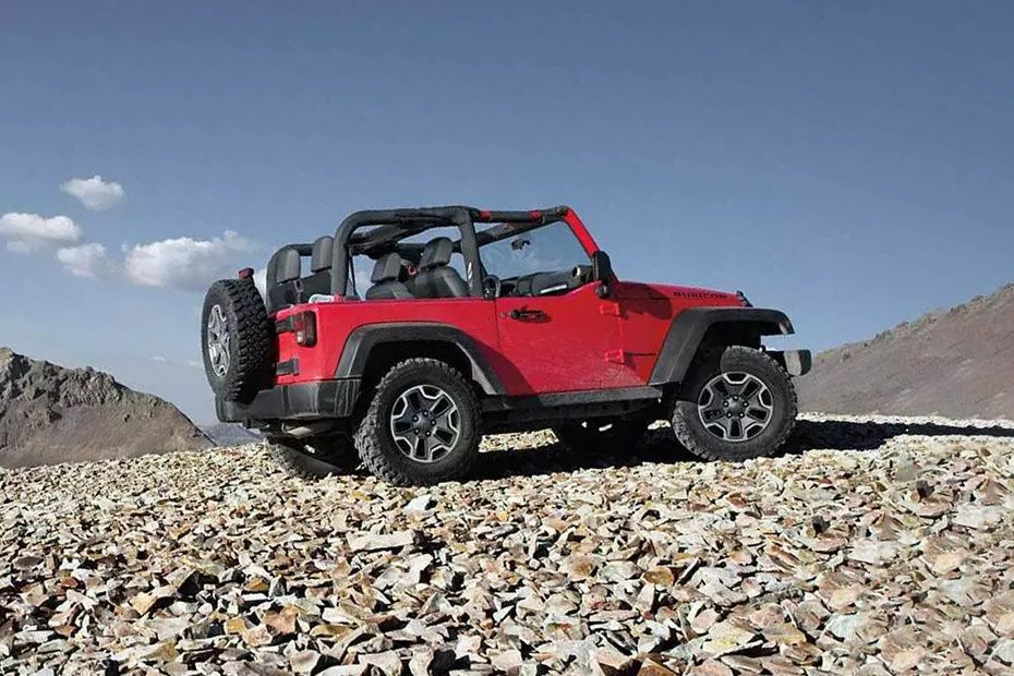 Jeep Wrangler (2016-2017) Rear Angle View Jeep Wrangler (2016-2017) Rear Angle View