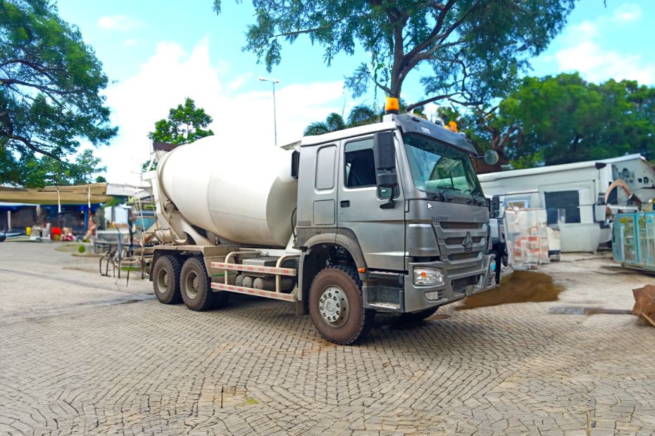 Howo 40.380 6x4 BB Mixer 9.7L 2026 Indonesia