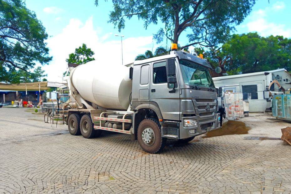 Howo 40.380 6x4 BB Mixer 9.7L 2024 Indonesia