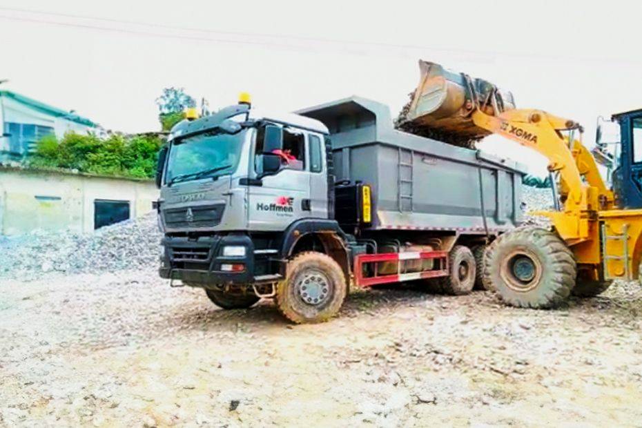 Truk Howo TX 40.380 6x4 BB Tipper 2024 di Indonesia