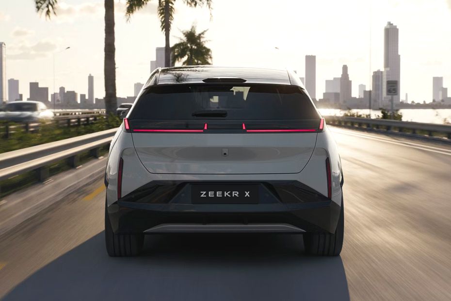 Full Rear View of ZEEKR X