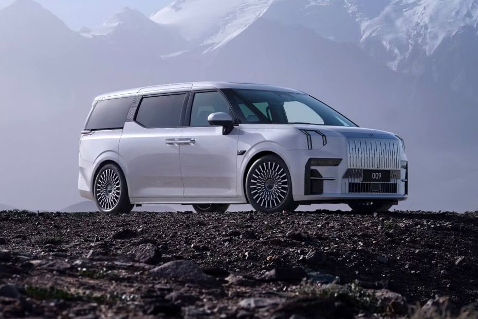 Mobil ZEEKR 009 EV 2026 di Indonesia