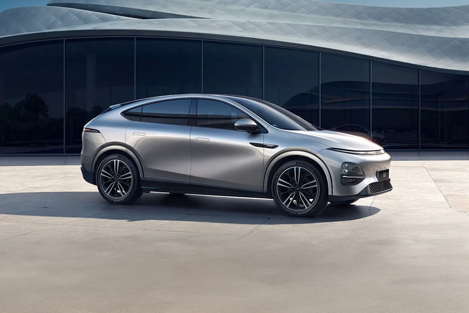 Mobil XPENG G6 FWD Standard Range 2026 di Indonesia