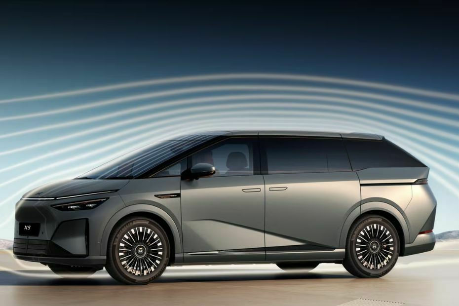 Mobil XPENG X9 Standard Range Pro 2026 di Indonesia