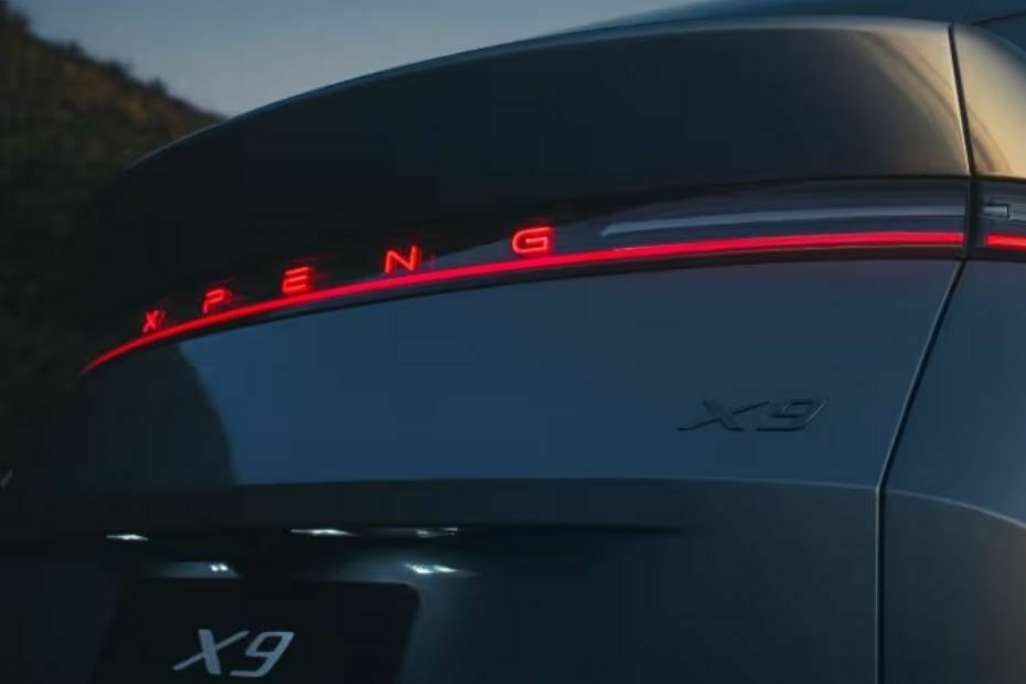 X9 Tail light