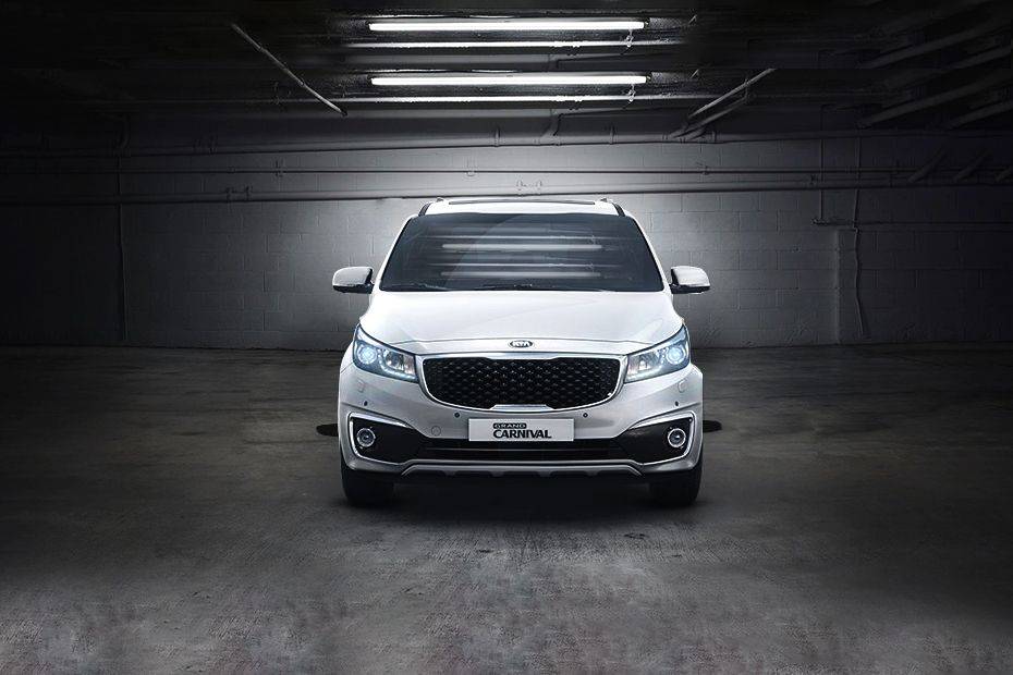 Tampak Depan Kia Grand Sedona Tampak Depan Kia Grand Sedona
