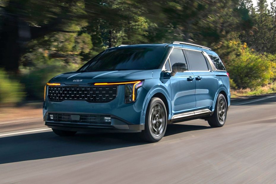 Mobil Kia Carnival HEV 1.6L 2026 di Indonesia