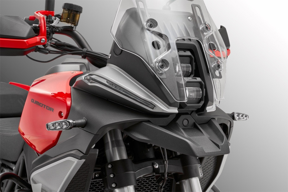 QJ Motor Tourino 700 SX Head Light View