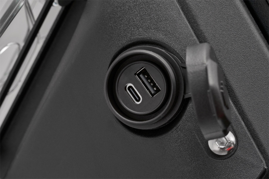 Power outlet QJ Motor Tourino 700 SX