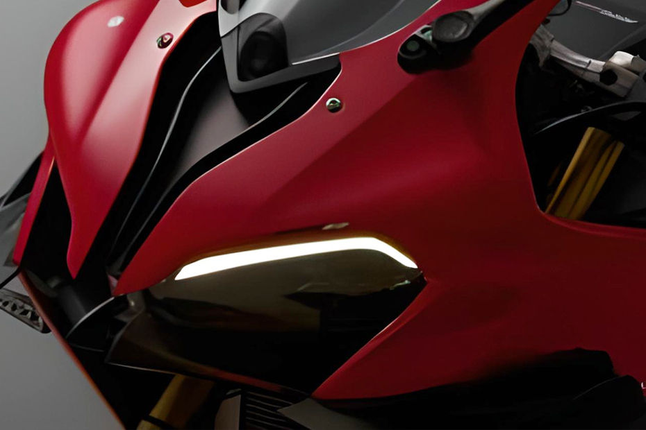 QJ Motor SRK 250 RA Head Light View