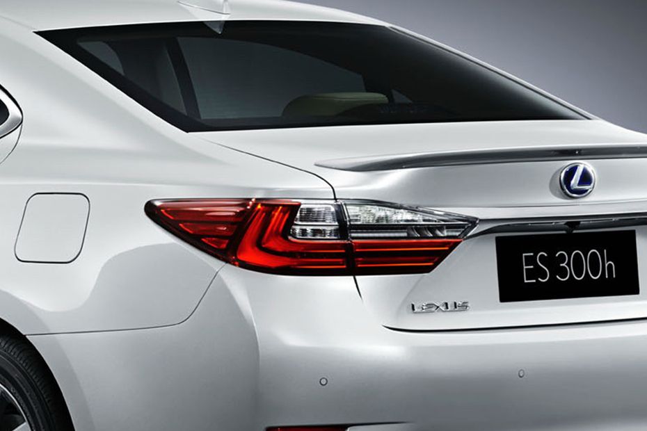 ES (2013-2018) Tail light