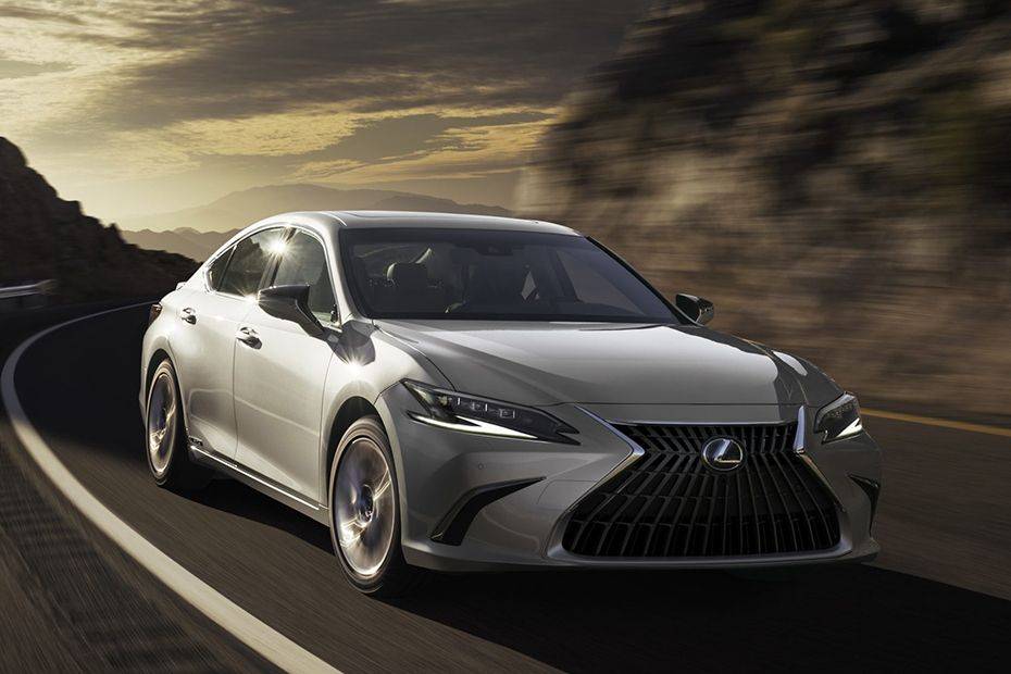 Lexus ES Front Medium View Lexus ES Front Medium View
