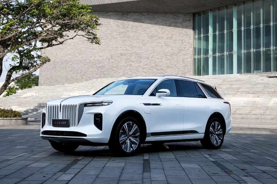 Tampak depan medium Hongqi E-HS9 Tampak depan medium Hongqi E-HS9