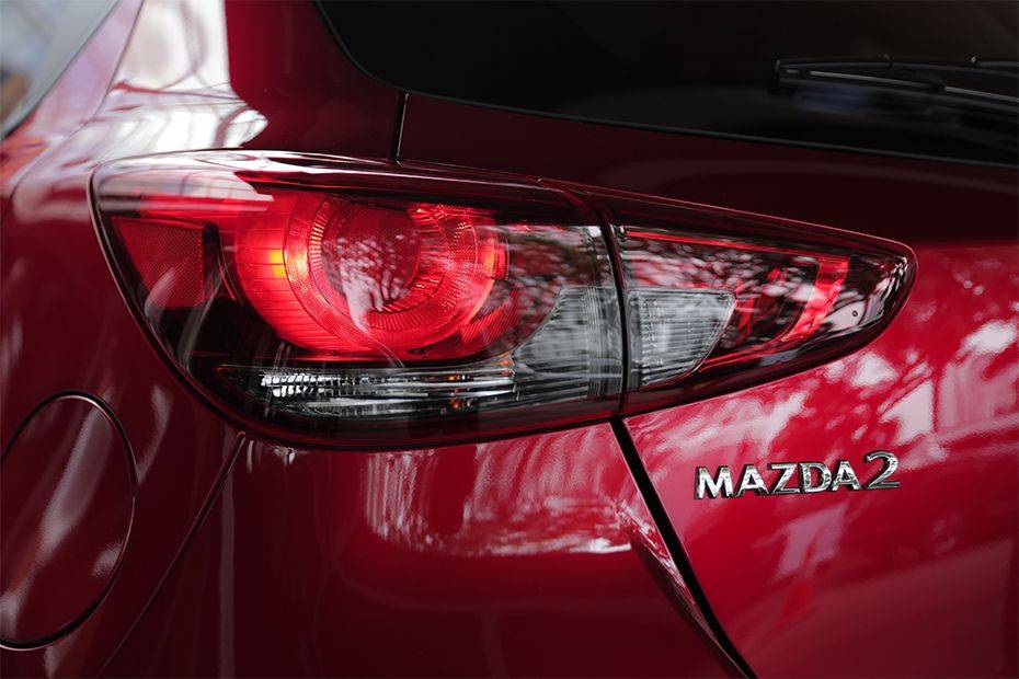 2 Tail light 2 Tail light