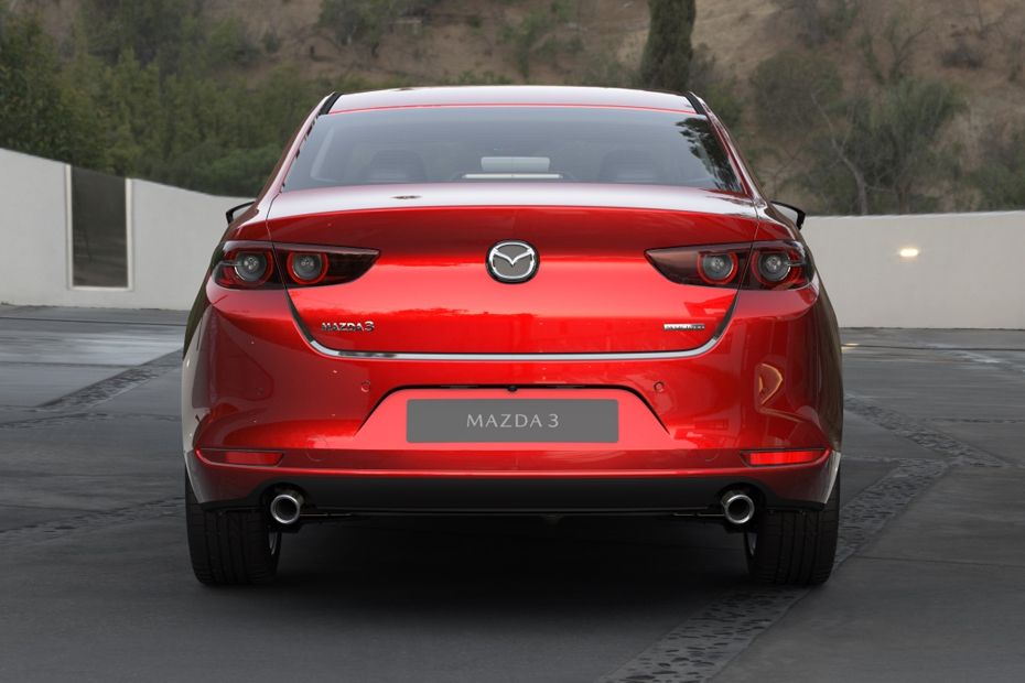 Mazda 3 Sedan Tampak belakang