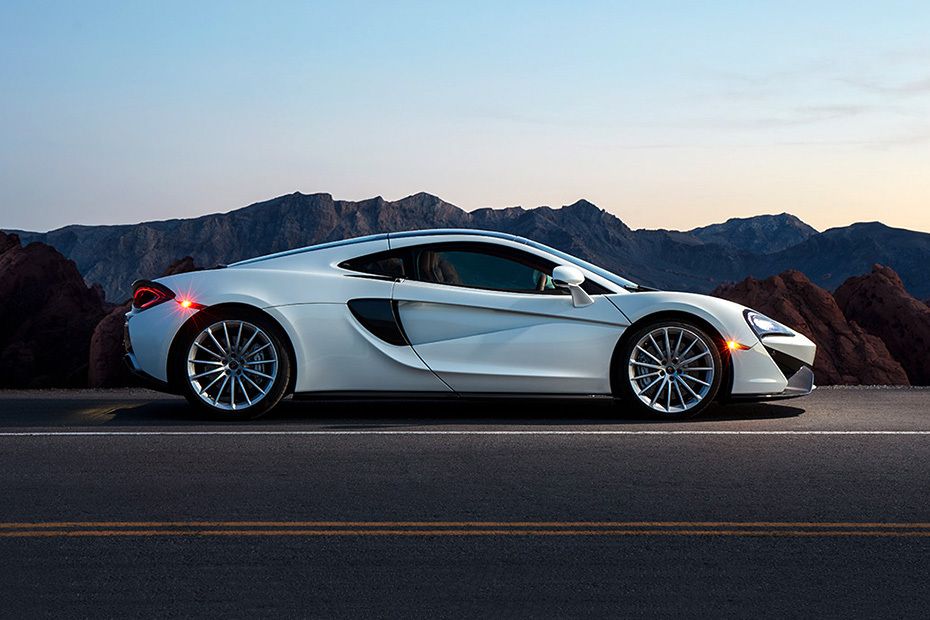 Tampak kanan Mclaren 570GT Tampak kanan Mclaren 570GT