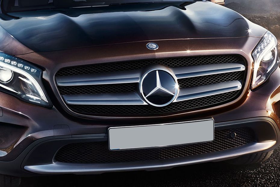 Mercedes Benz GLA Grille View