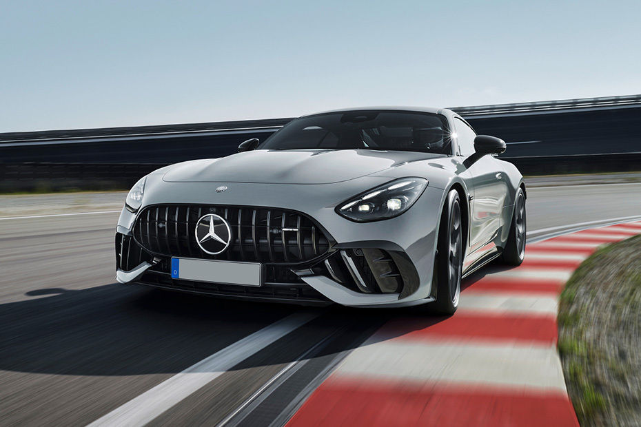 Tampak depan medum angle AMG GT