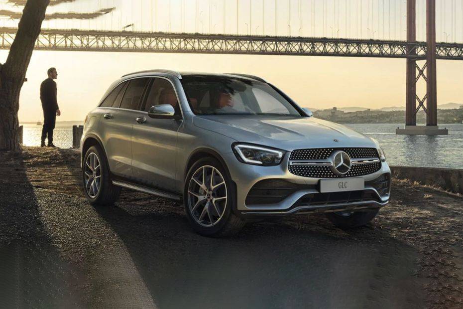 Tampak depan medium Mercedes Benz GLC-Class Tampak depan medium Mercedes Benz GLC-Class