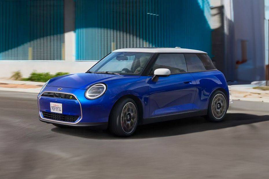 Mobil MINI Electric Cooper SE 2024 di Indonesia