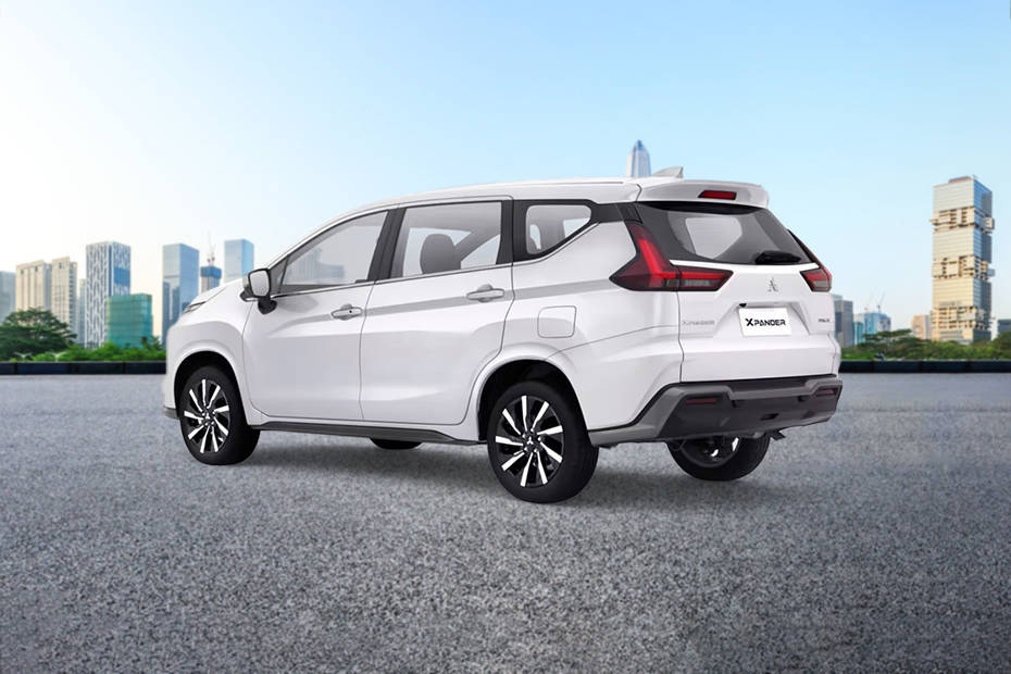 Rear Cross View of Mitsubishi Xpander Rear Cross View of Mitsubishi Xpander