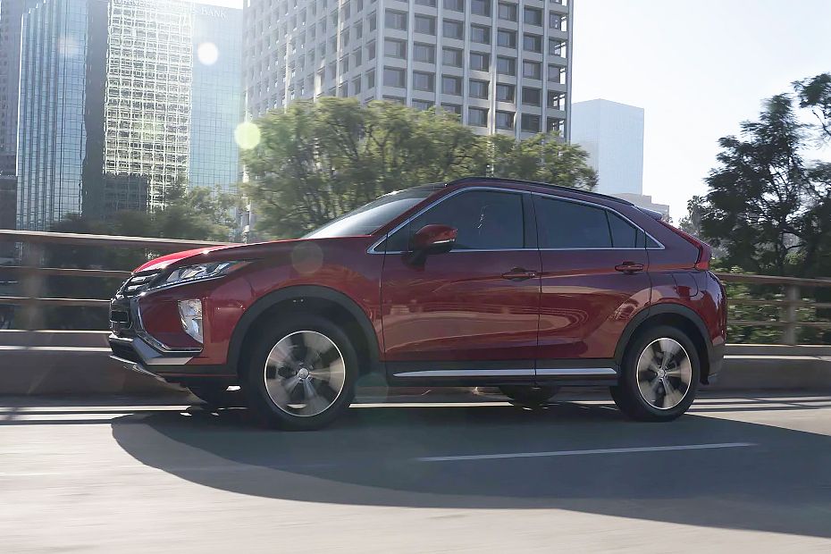 Mitsubishi Eclipse Cross Side Medium View Mitsubishi Eclipse Cross Side Medium View