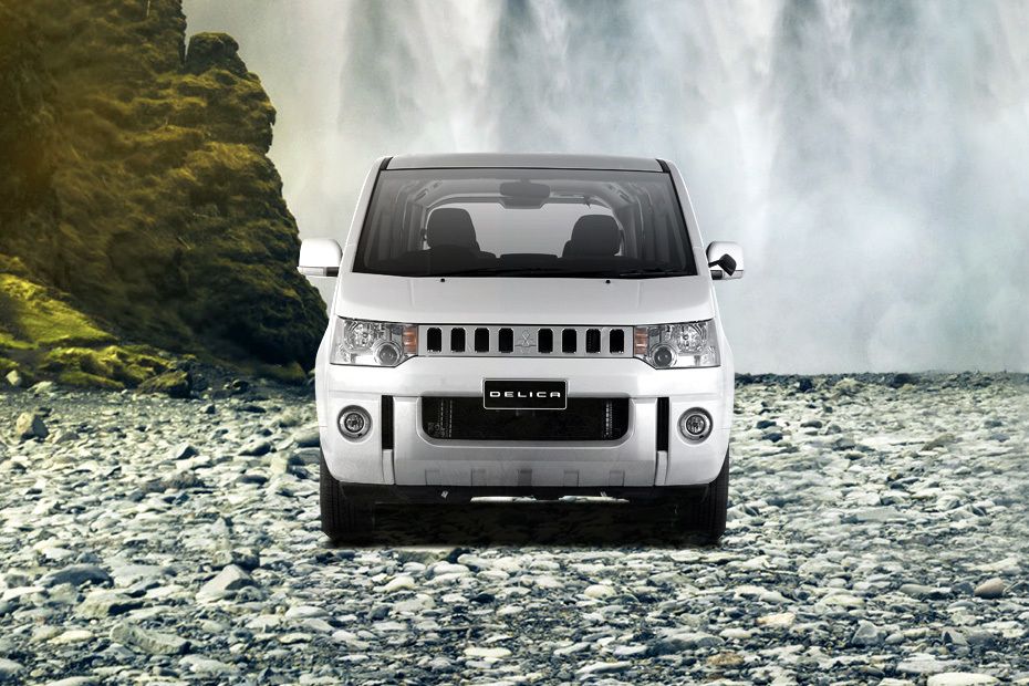 Tampak Depan Mitsubishi Delica Tampak Depan Mitsubishi Delica