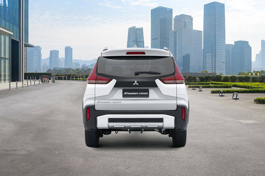 Mitsubishi xpander 2023. Митсубиси Xpander Cross 2022. Митсубиси хспендер кросс 2022. Mitsubishi Xpander Cross фаркоп. Mitsubishi Xpander Cross 2022 фото.