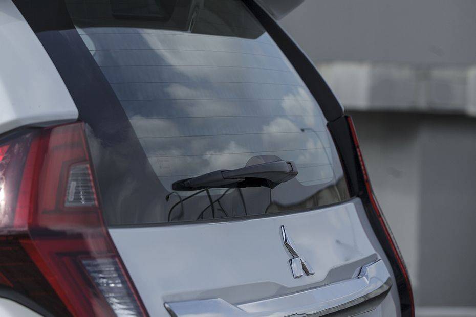 Mitsubishi Pajero Sport Rear Wiper Mitsubishi Pajero Sport Rear Wiper