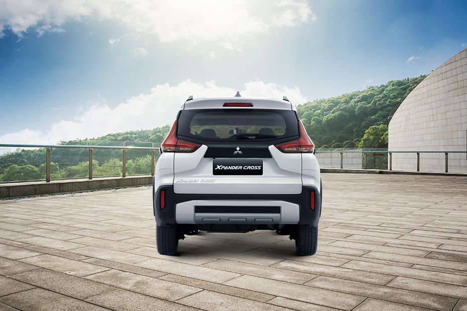 Mitsubishi Xpander Cross (2016-2018) Full Rear View Full Rear View of Mitsubishi Xpander Cross (2016-2018)