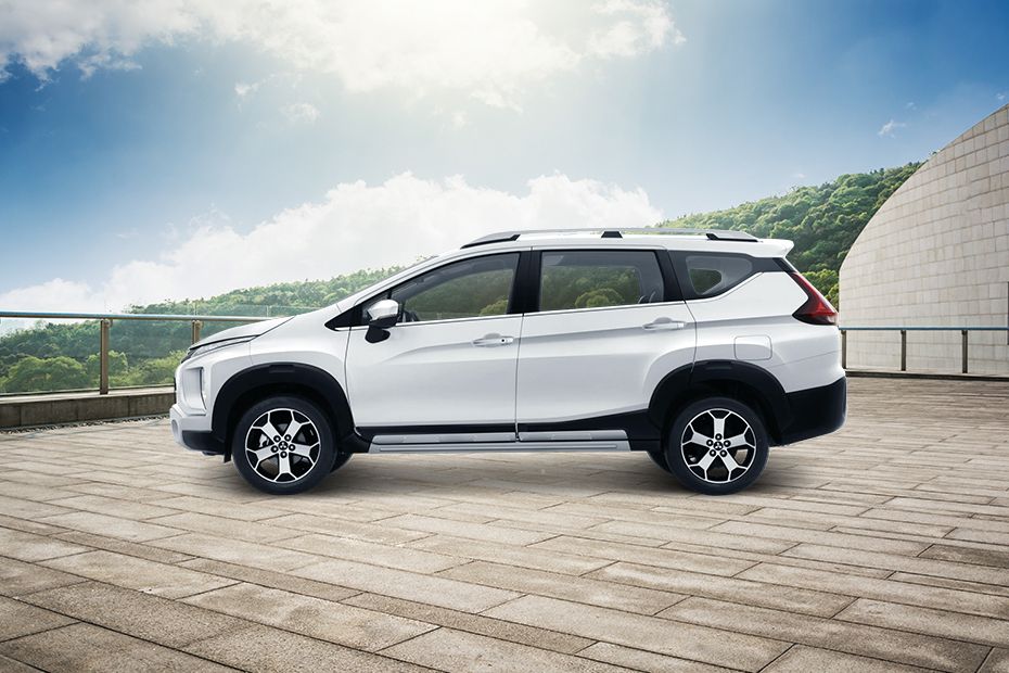 Mitsubishi Xpander Cross (2016-2018) Side View Xpander Cross (2016-2018) Side view