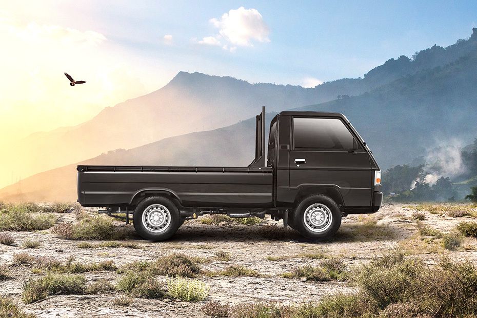 Tampak kanan Mitsubishi L300 Tampak kanan Mitsubishi L300
