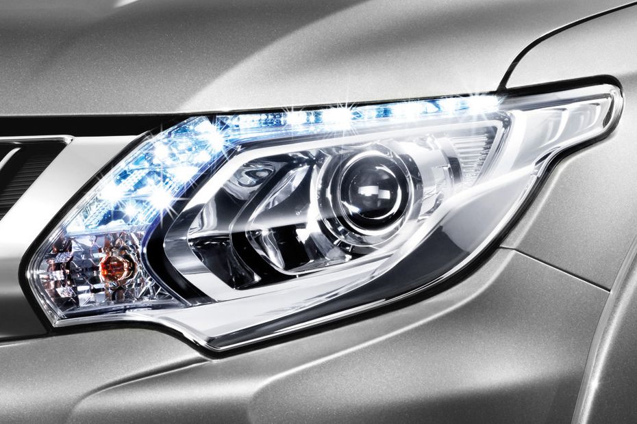 Lampu depan Triton (2012-2018) Lampu depan Triton (2012-2018)