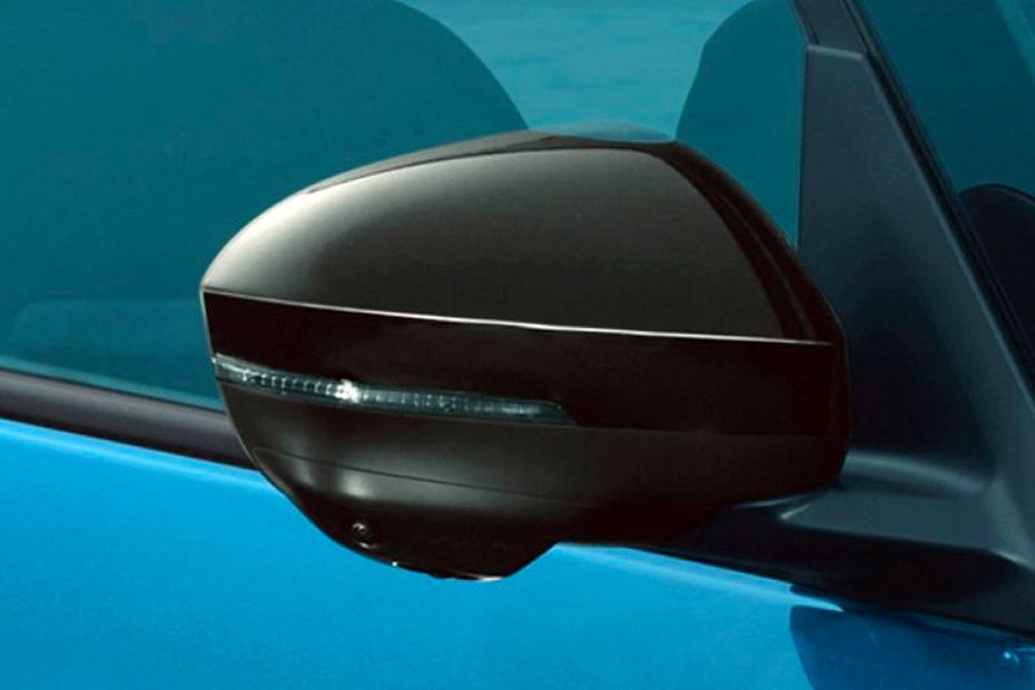 Nissan Serena e-Power Drivers Side Mirror Front Angle Nissan Serena e-Power Drivers Side Mirror Front Angle