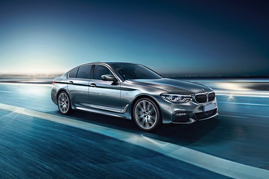5 Series Sedan Front angle low view 5 Series Sedan Front angle low view