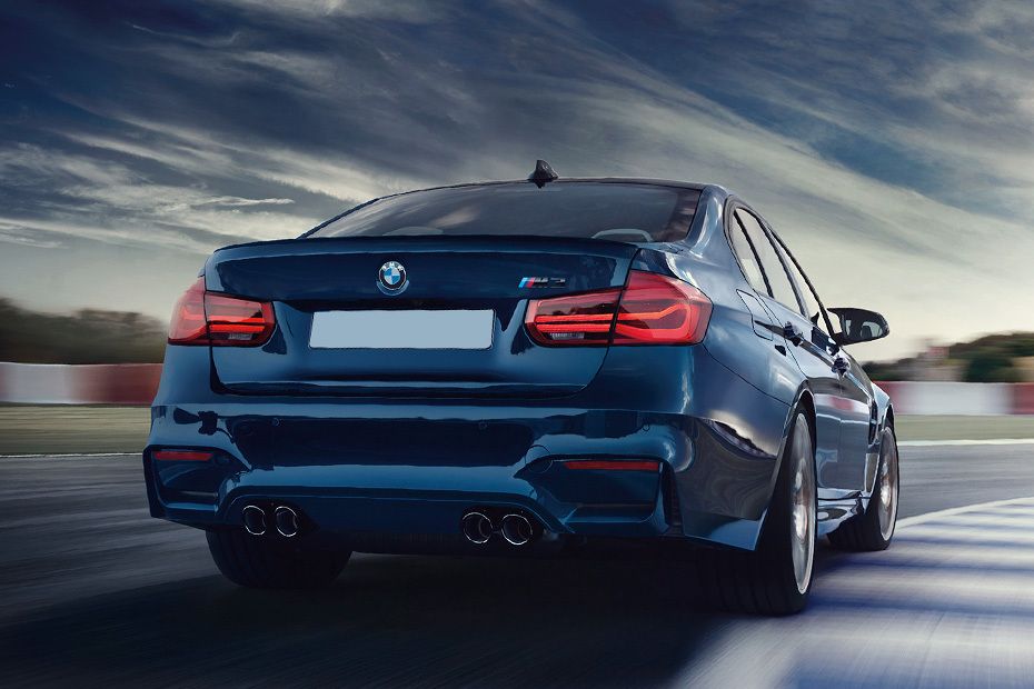 Tampak belakang M3 Sedan (2015-2018)